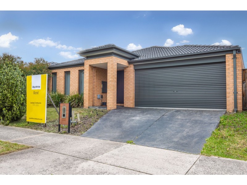 92 Mountainview Boulevard, Cranbourne North VIC 3977