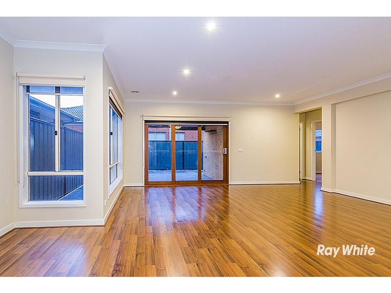 12 Falabela Road, Clyde North VIC 3978