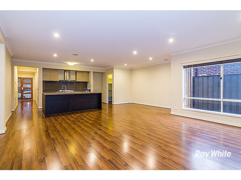 12 Falabela Road, Clyde North VIC 3978