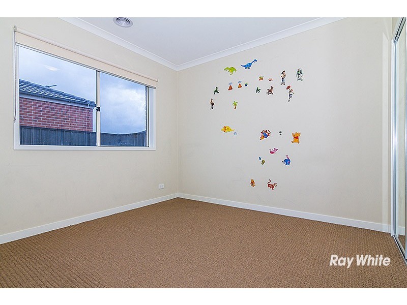 12 Falabela Road, Clyde North VIC 3978