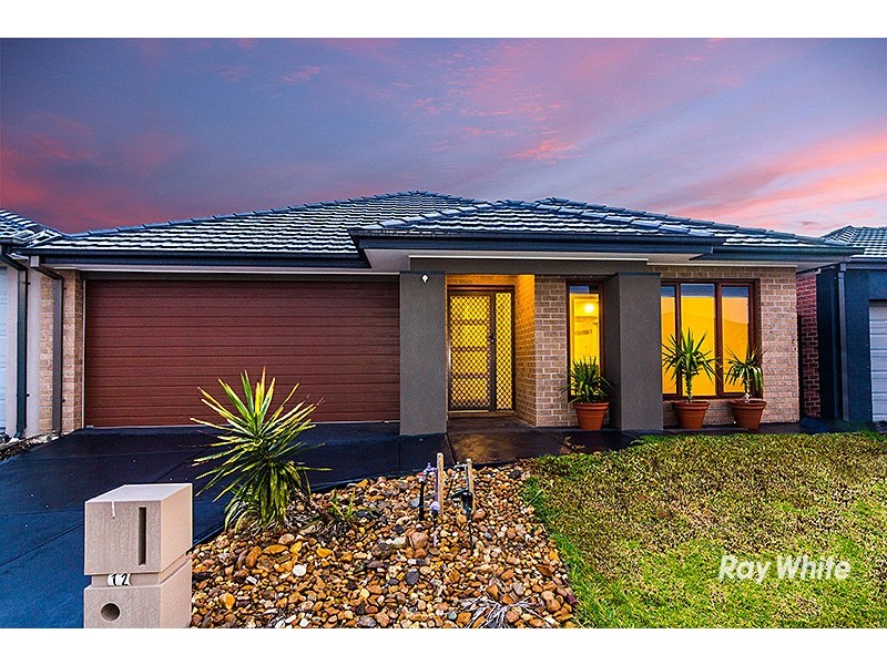 12 Falabela Road, Clyde North VIC 3978