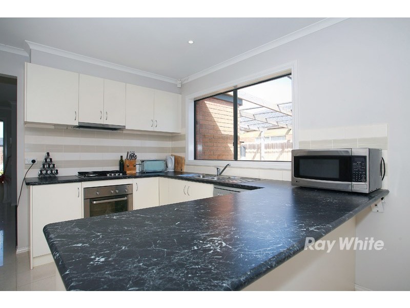 11 Karwarren Way, Cranbourne West VIC 3977