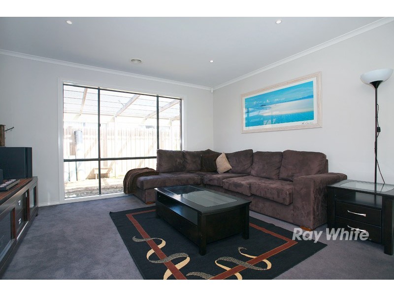 11 Karwarren Way, Cranbourne West VIC 3977