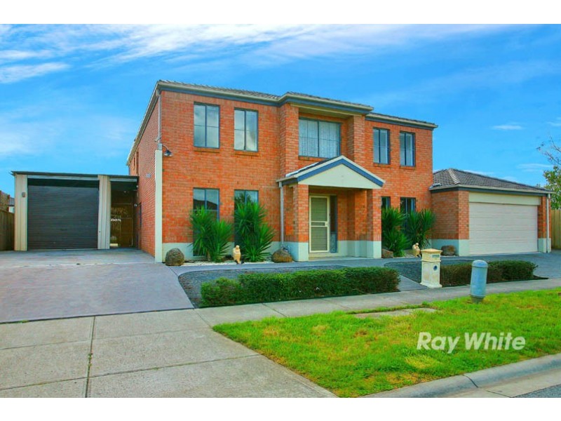 18 Silky Oak Drive, Cranbourne VIC 3977