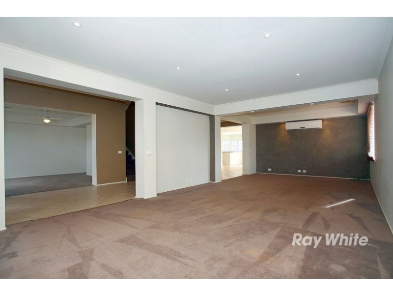 18 Silky Oak Drive, Cranbourne VIC 3977