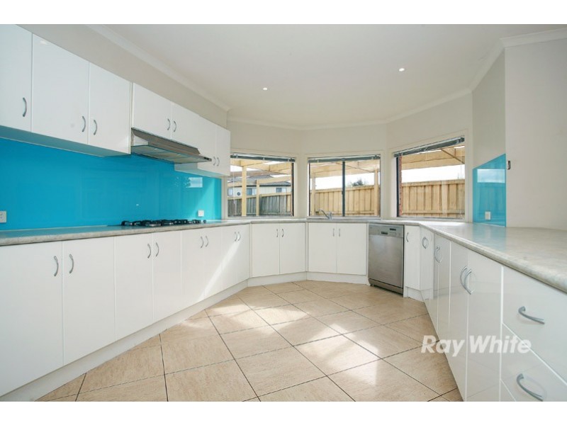 18 Silky Oak Drive, Cranbourne VIC 3977