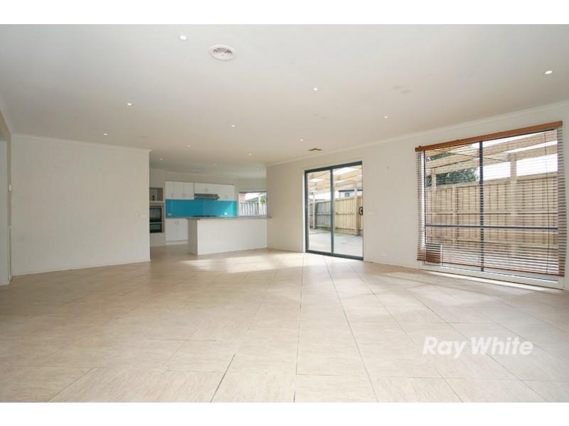 18 Silky Oak Drive, Cranbourne VIC 3977