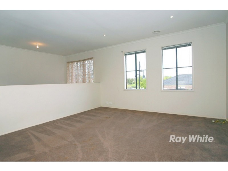 18 Silky Oak Drive, Cranbourne VIC 3977