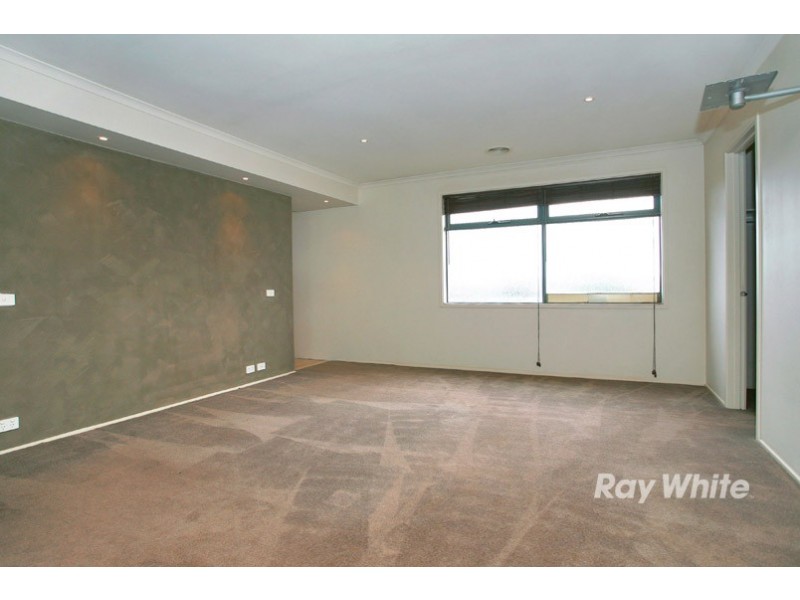 18 Silky Oak Drive, Cranbourne VIC 3977