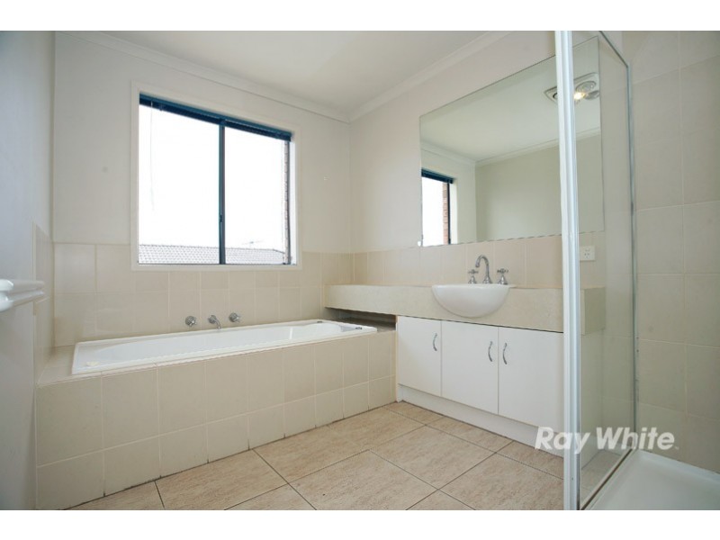 18 Silky Oak Drive, Cranbourne VIC 3977