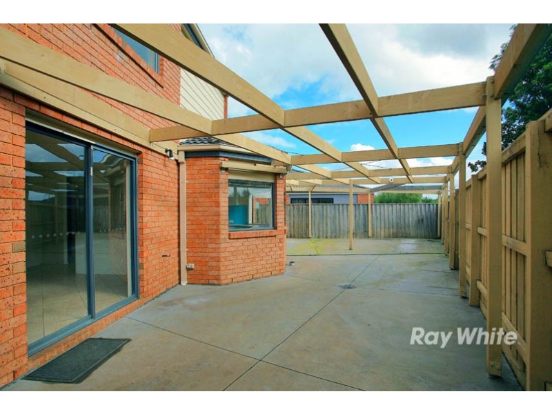 18 Silky Oak Drive, Cranbourne VIC 3977