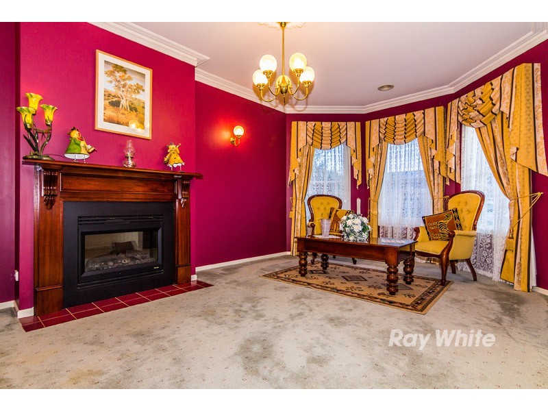 22 Springwater Crescent, Cranbourne VIC 3977