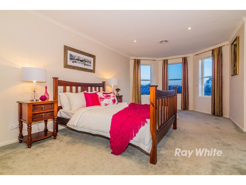 22 Springwater Crescent, Cranbourne VIC 3977