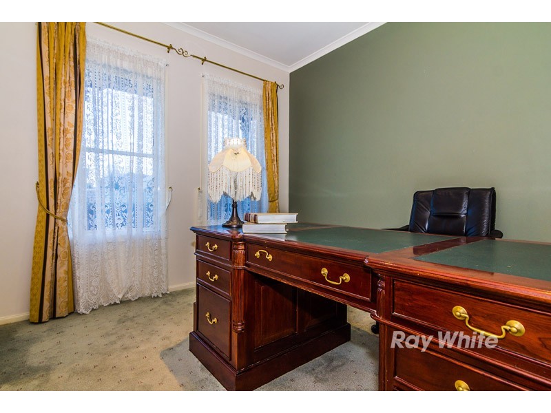 22 Springwater Crescent, Cranbourne VIC 3977