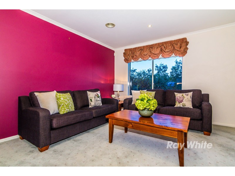 22 Springwater Crescent, Cranbourne VIC 3977