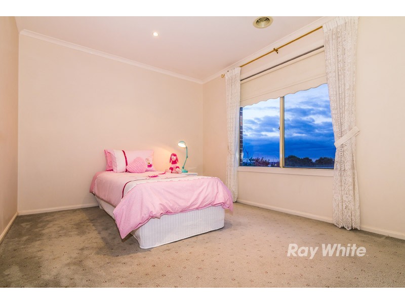 22 Springwater Crescent, Cranbourne VIC 3977