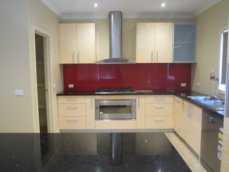 13 Aisbett Close, Lynbrook VIC 3975