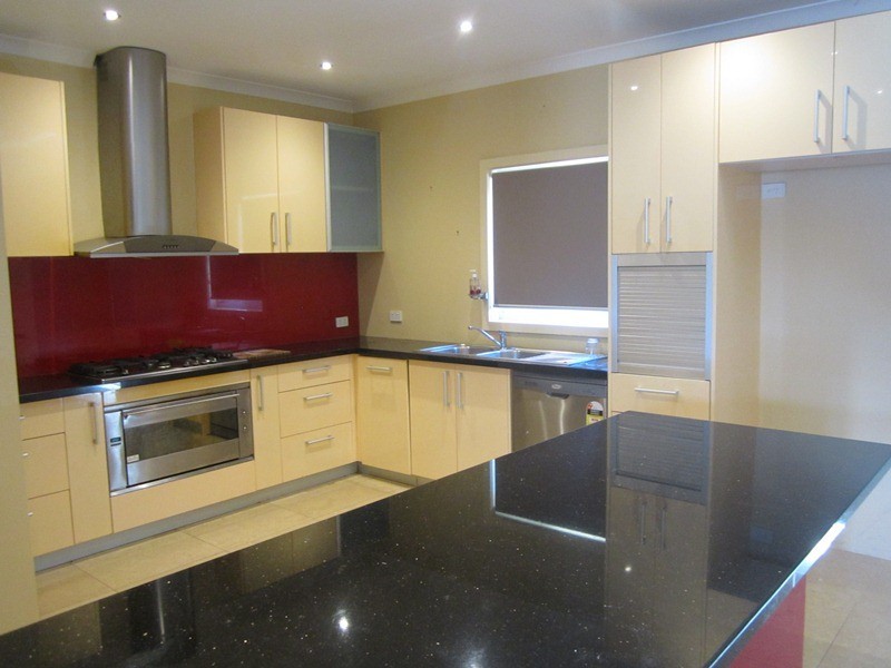 13 Aisbett Close, Lynbrook VIC 3975