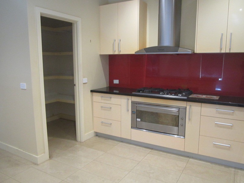 13 Aisbett Close, Lynbrook VIC 3975