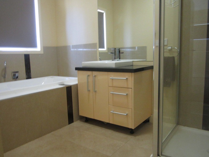 13 Aisbett Close, Lynbrook VIC 3975