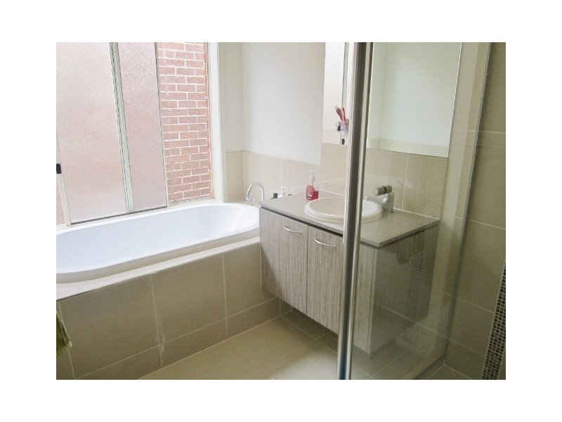 32 Fieldstone Crescent, Cranbourne North VIC 3977