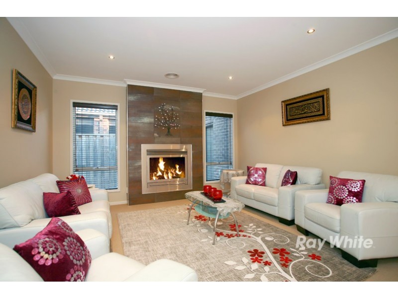 10 Sunline Way, Lyndhurst VIC 3975