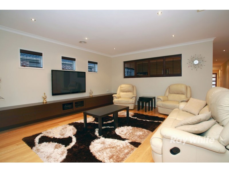 10 Sunline Way, Lyndhurst VIC 3975