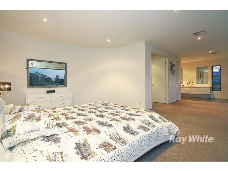 16 Carbine Way, Lyndhurst VIC 3975