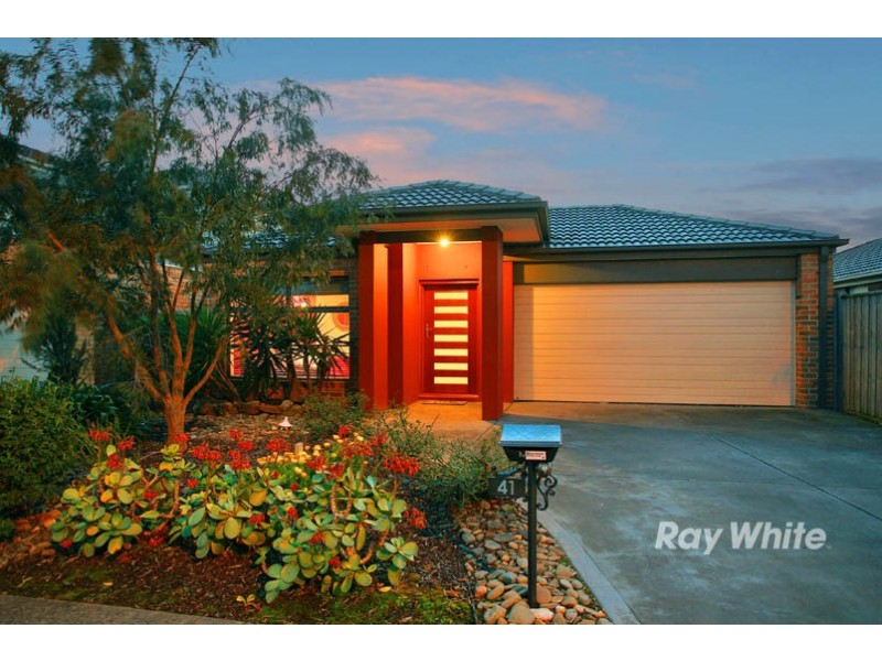 41 Bluemist Circuit, Lyndhurst VIC 3975