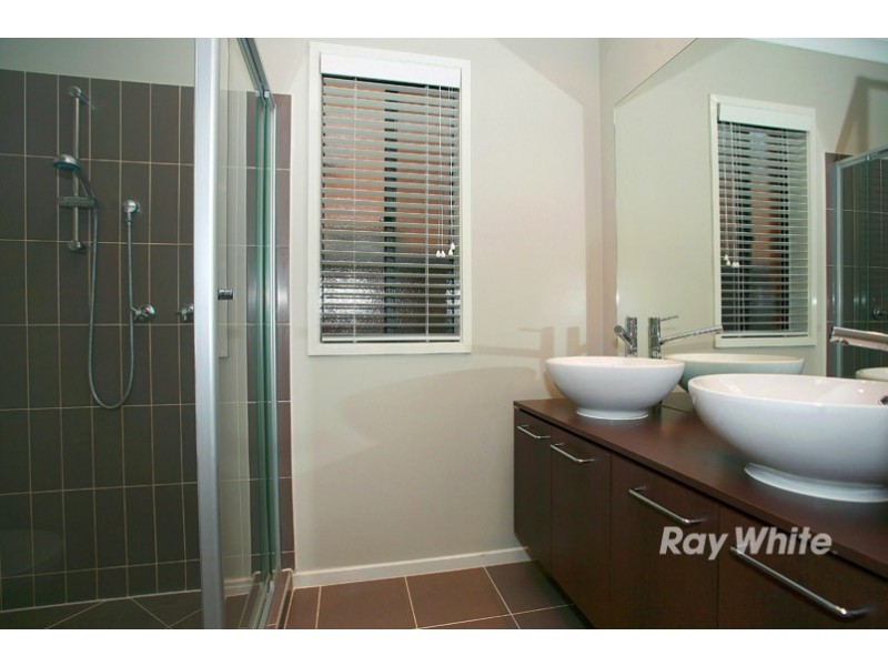 41 Bluemist Circuit, Lyndhurst VIC 3975