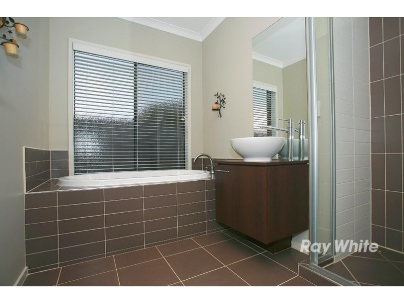 41 Bluemist Circuit, Lyndhurst VIC 3975