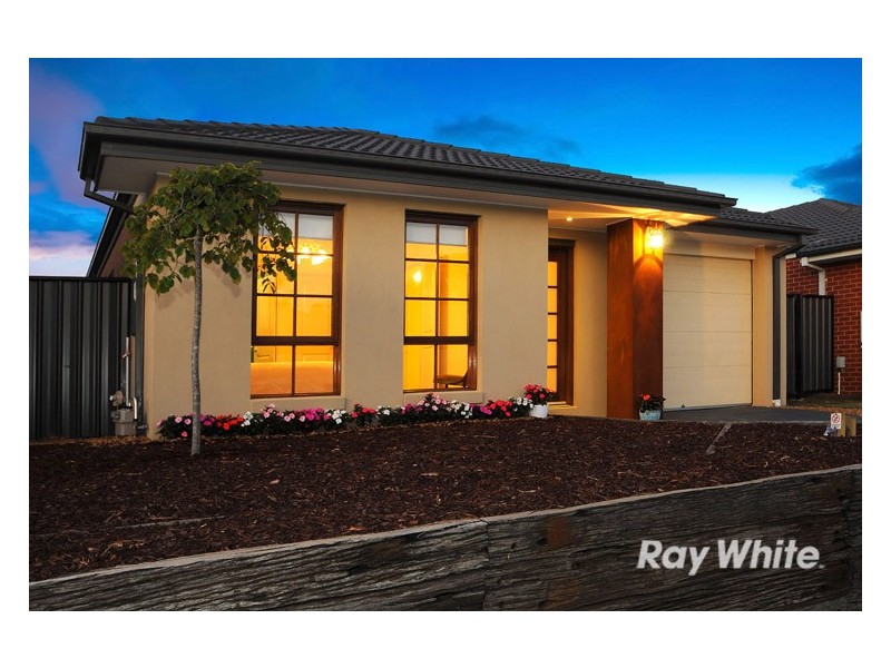 5 Tawleed Grove, Clyde North VIC 3978