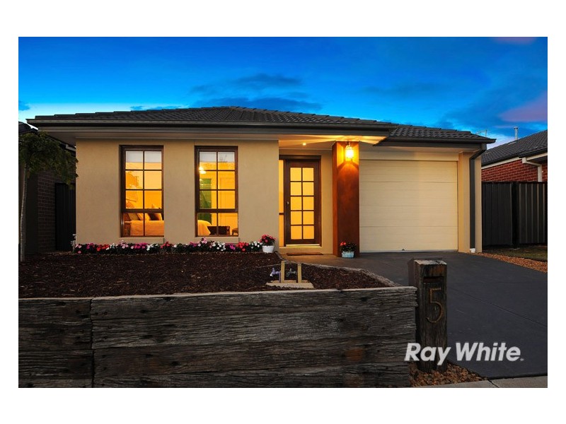 5 Tawleed Grove, Clyde North VIC 3978