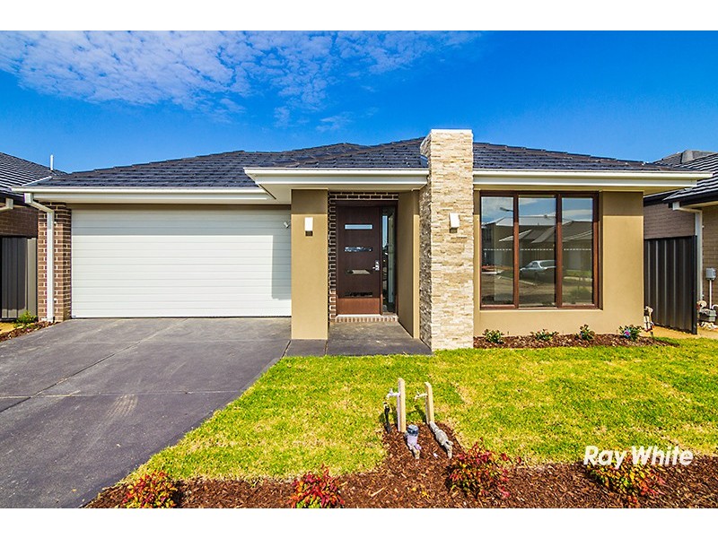 11 Chagall Parade, Clyde North VIC 3978