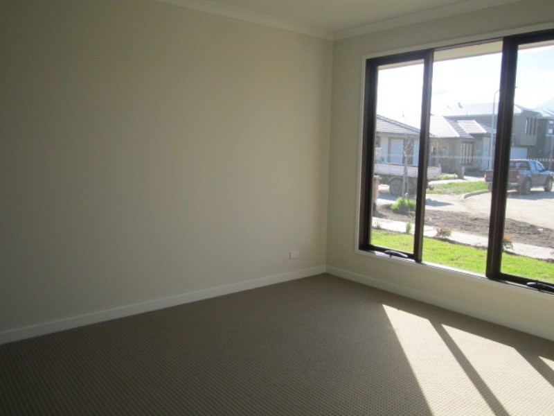 11 Chagall Parade, Clyde North VIC 3978