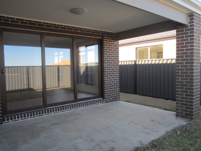11 Chagall Parade, Clyde North VIC 3978
