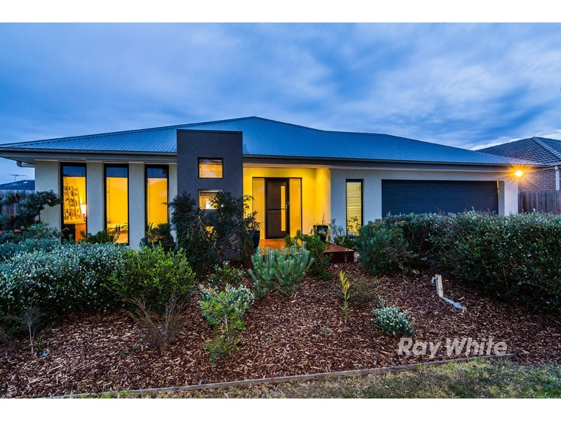 25 Henning Avenue, Lynbrook VIC 3975