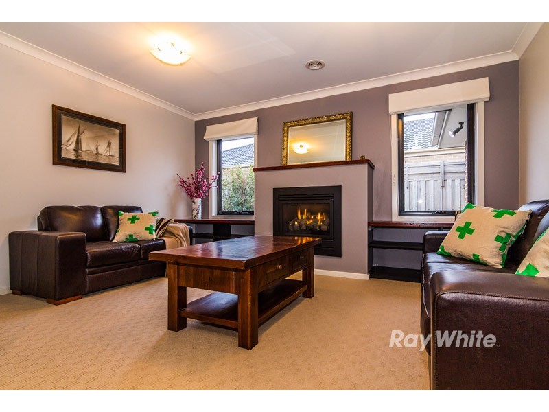 25 Henning Avenue, Lynbrook VIC 3975