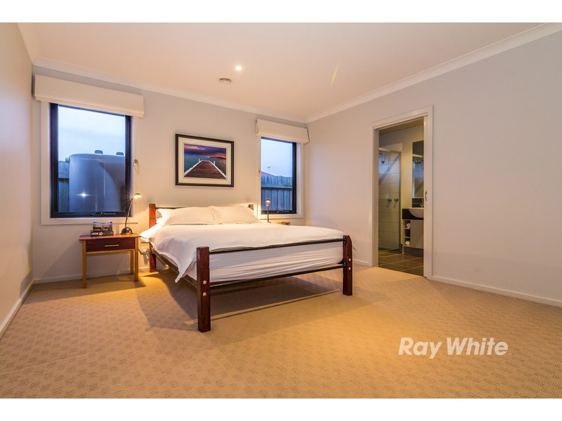 25 Henning Avenue, Lynbrook VIC 3975