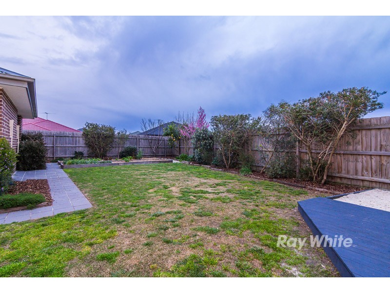 25 Henning Avenue, Lynbrook VIC 3975
