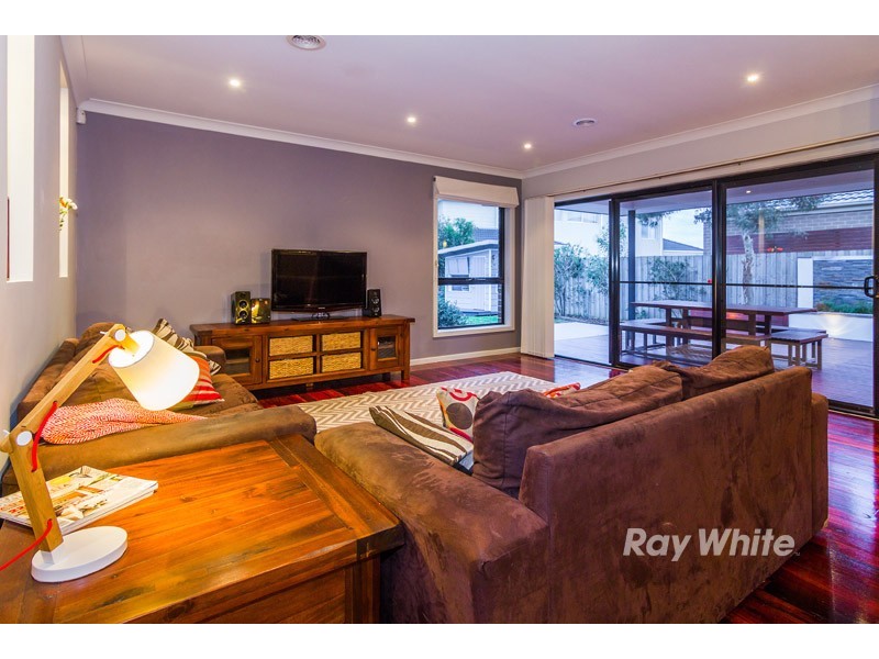 25 Henning Avenue, Lynbrook VIC 3975