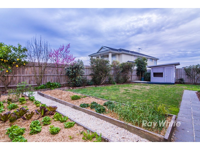 25 Henning Avenue, Lynbrook VIC 3975