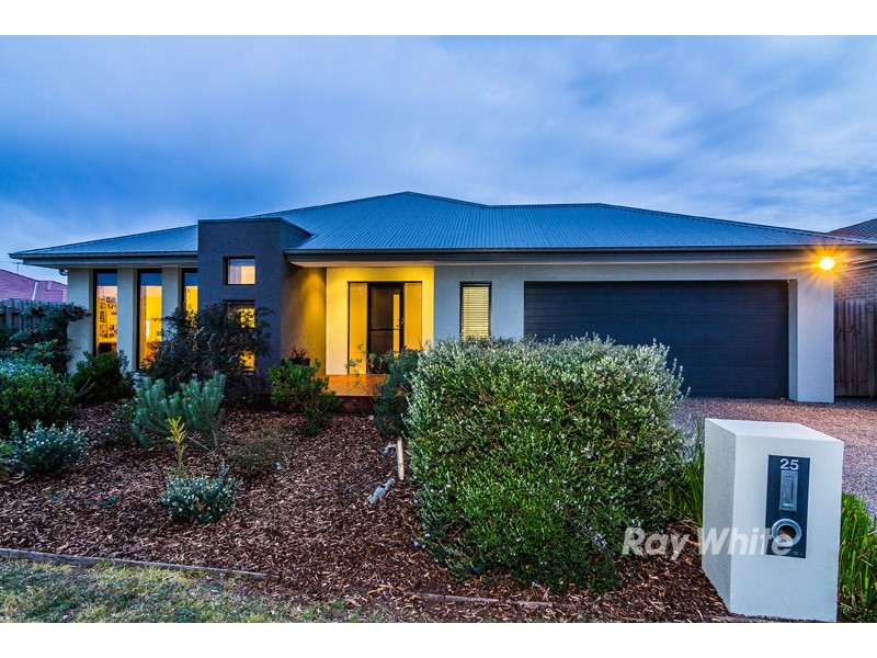 25 Henning Avenue, Lynbrook VIC 3975