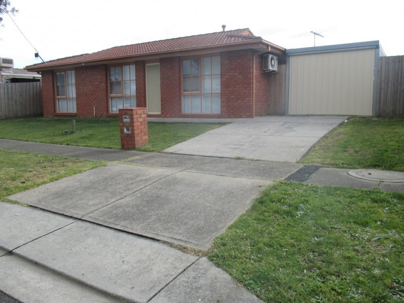 1 Marnie Drive, Cranbourne West VIC 3977