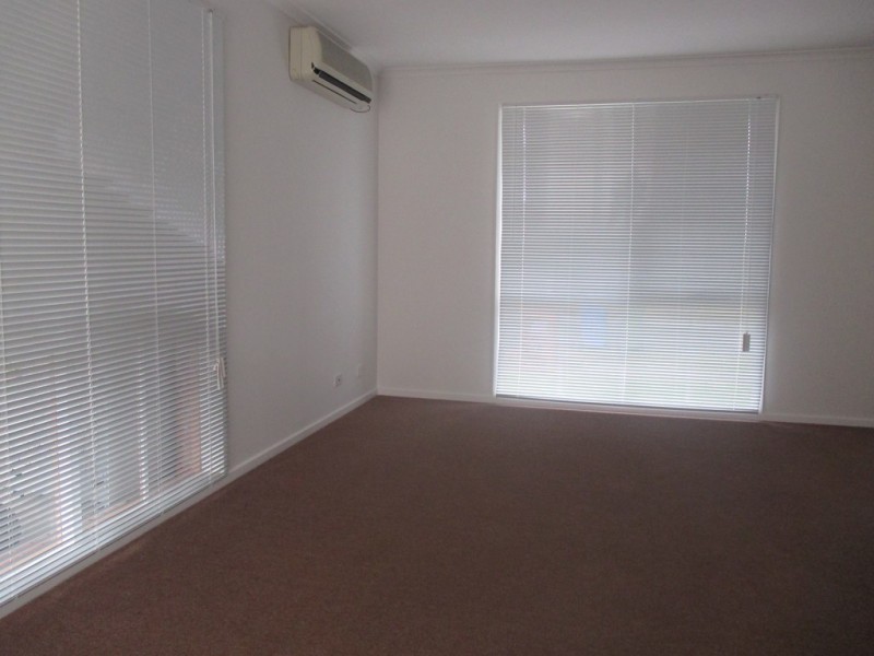 1 Marnie Drive, Cranbourne West VIC 3977