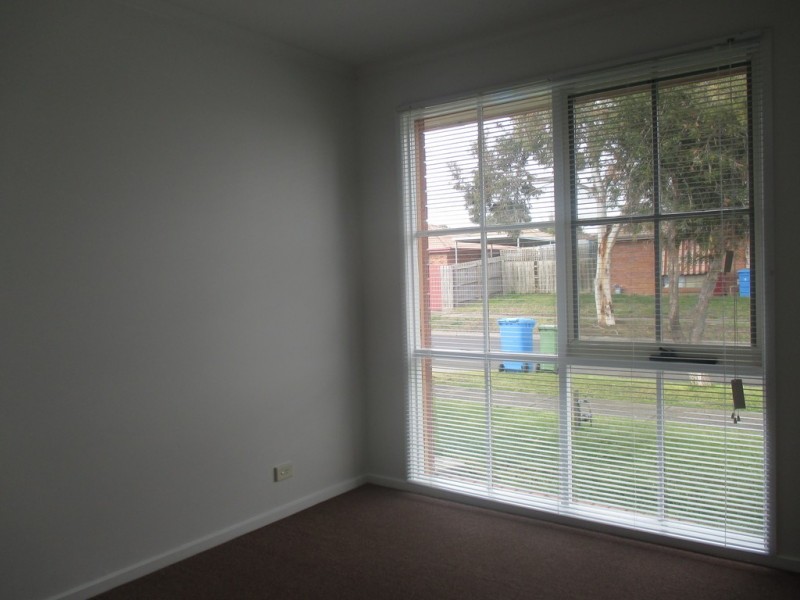 1 Marnie Drive, Cranbourne West VIC 3977