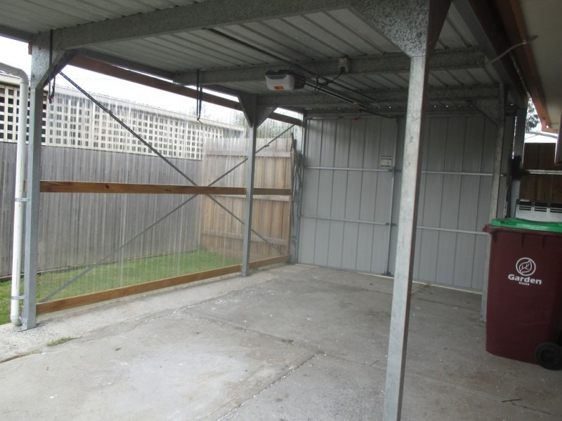 1 Marnie Drive, Cranbourne West VIC 3977