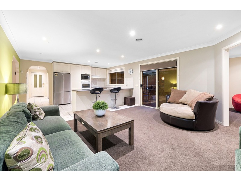 53 Cato Parkway, Lynbrook VIC 3975