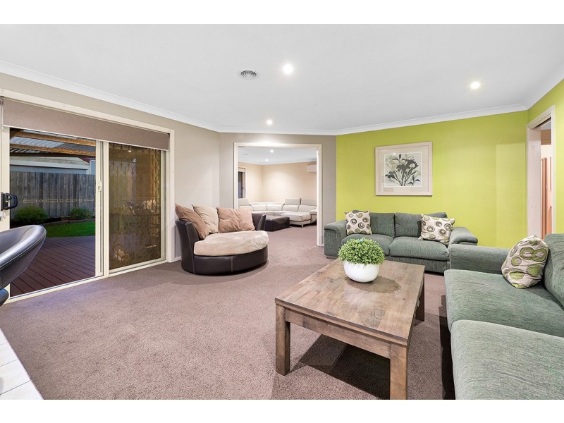 53 Cato Parkway, Lynbrook VIC 3975