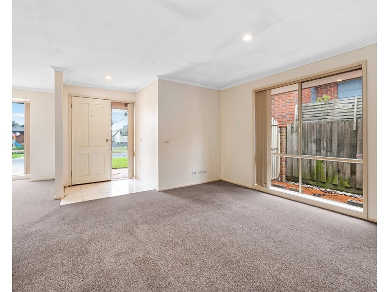 31 Rachel Drive, Cranbourne North VIC 3977